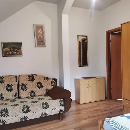 Pokoje Goscinne Agnes Sanok Exterior foto